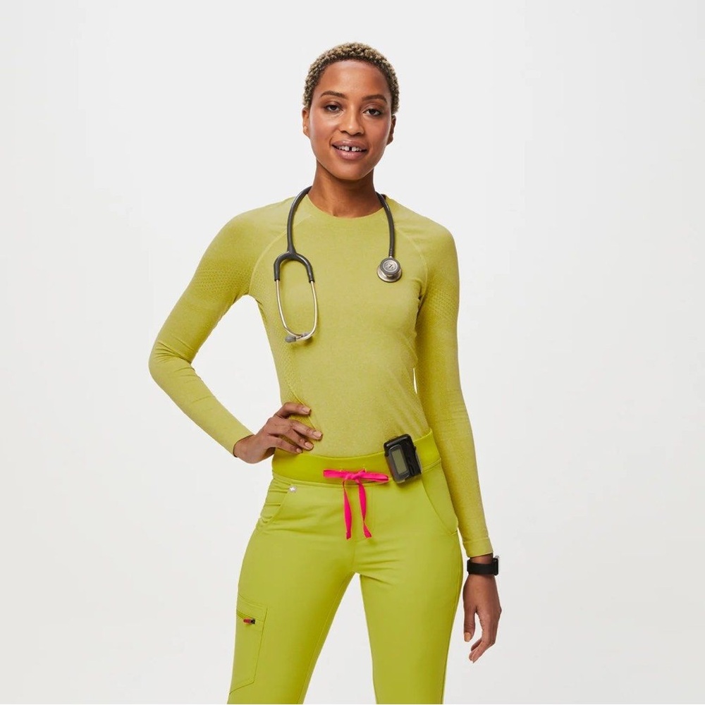Figs limeade salta under scrub longsleeve